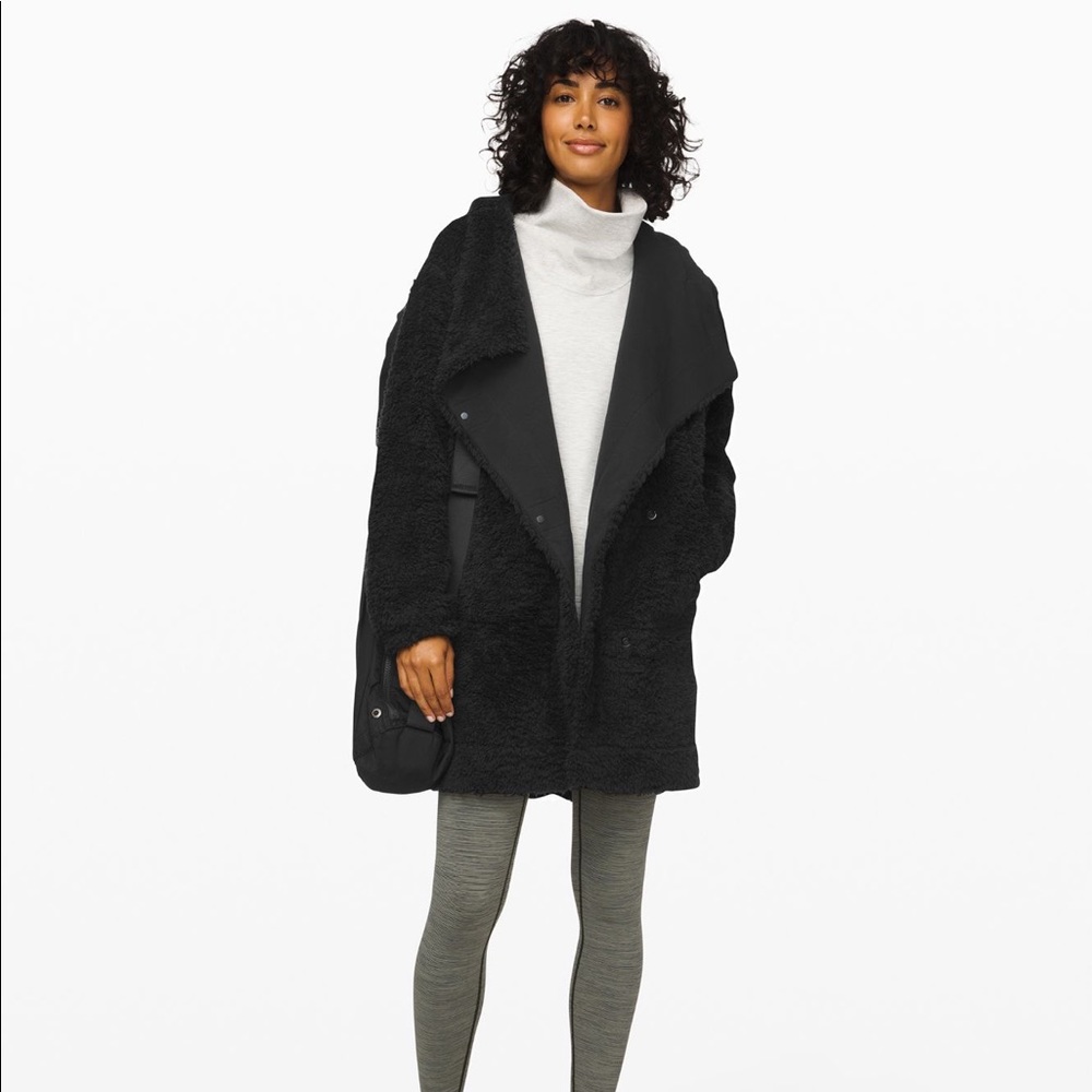 RARE!! Lululemon Warmth Restore Sherpa Wrap Black Size Small NWOT